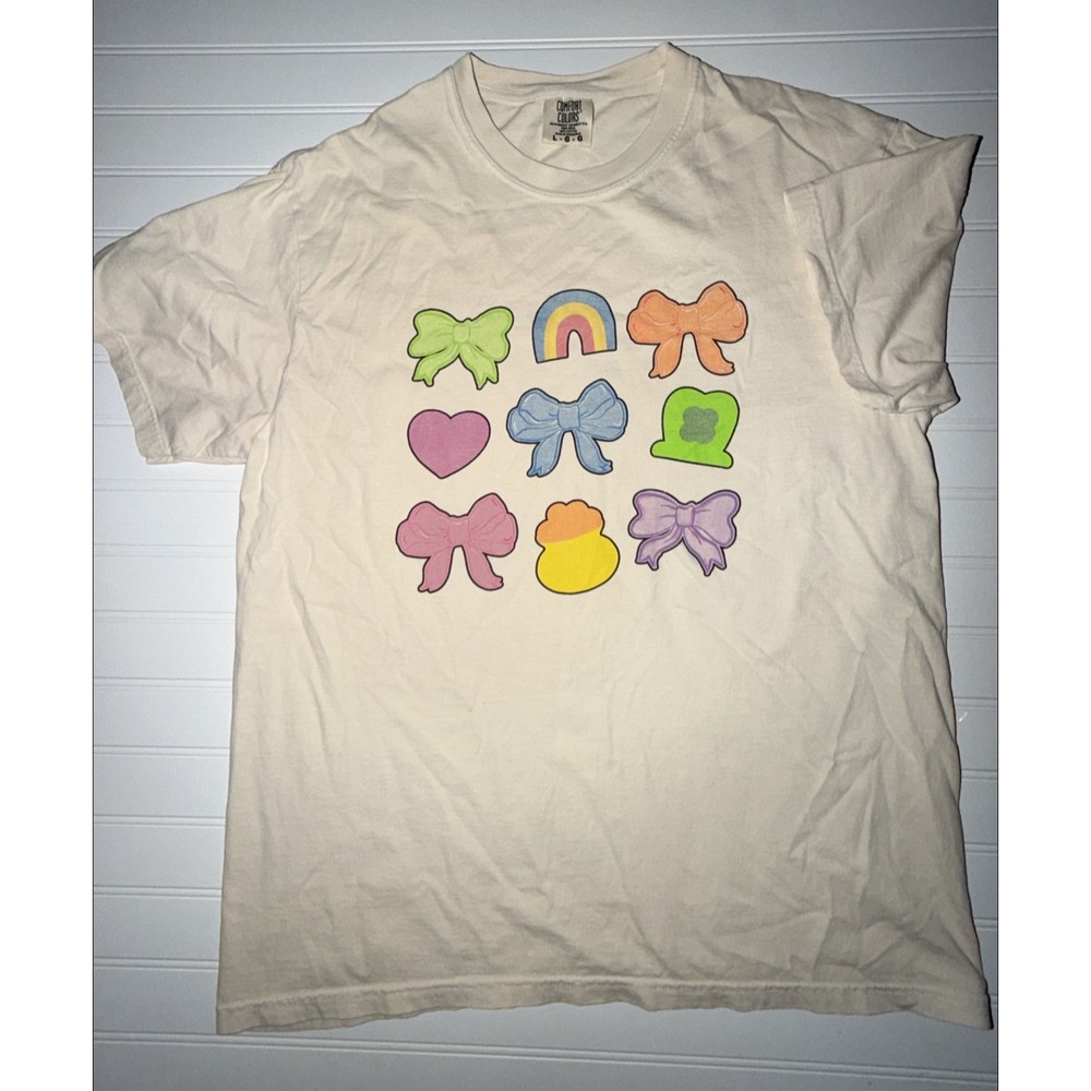 Comfort Colors Ivory Bows Rainbow Lucky CharmsGraphic T-Shirt Large Pastel